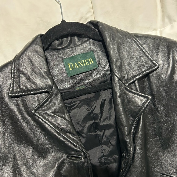 Danier vintage black leather jacket - Picture 3 of 3
